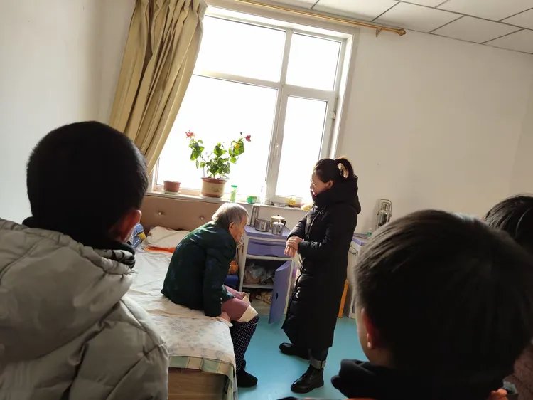 内蒙古乌海市乌达区爱心敬老