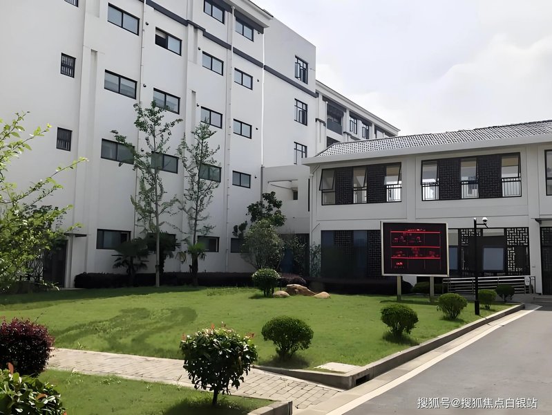 上海市青浦区白鹤镇敬老院
