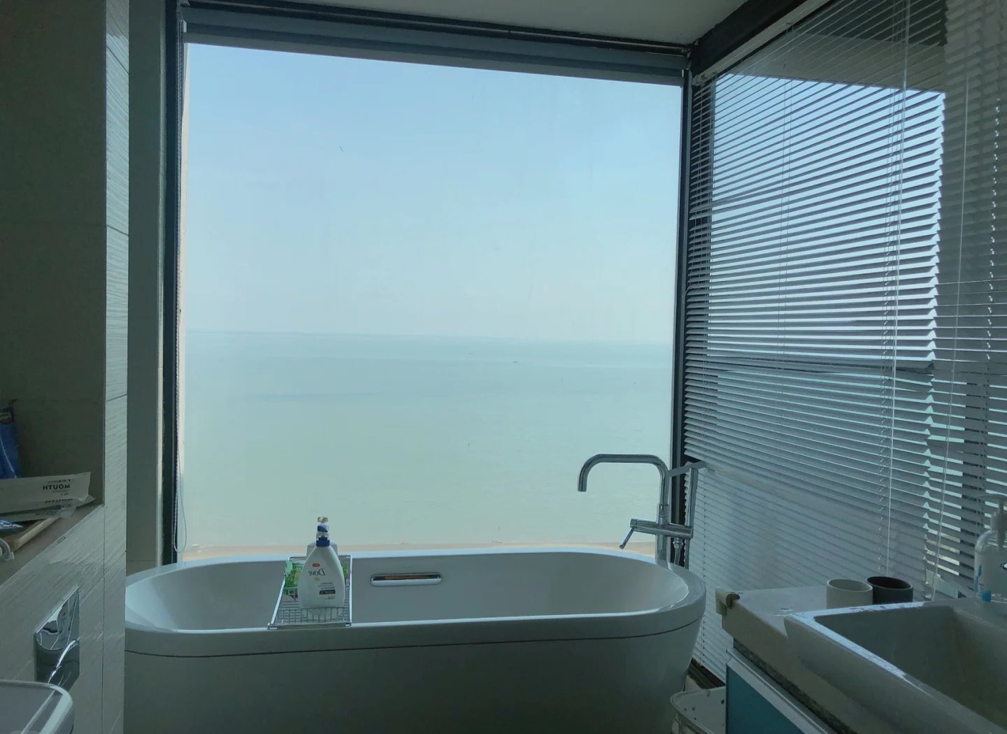 广西北海北部湾一号致家海景