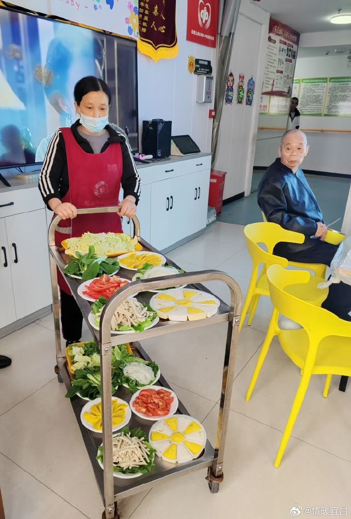 荣成市人和镇邢家村暖心食堂