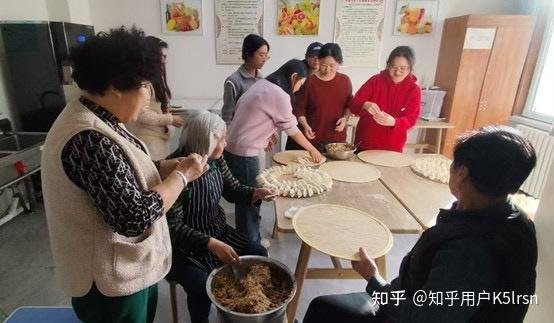 港西镇龙家村暖心食堂