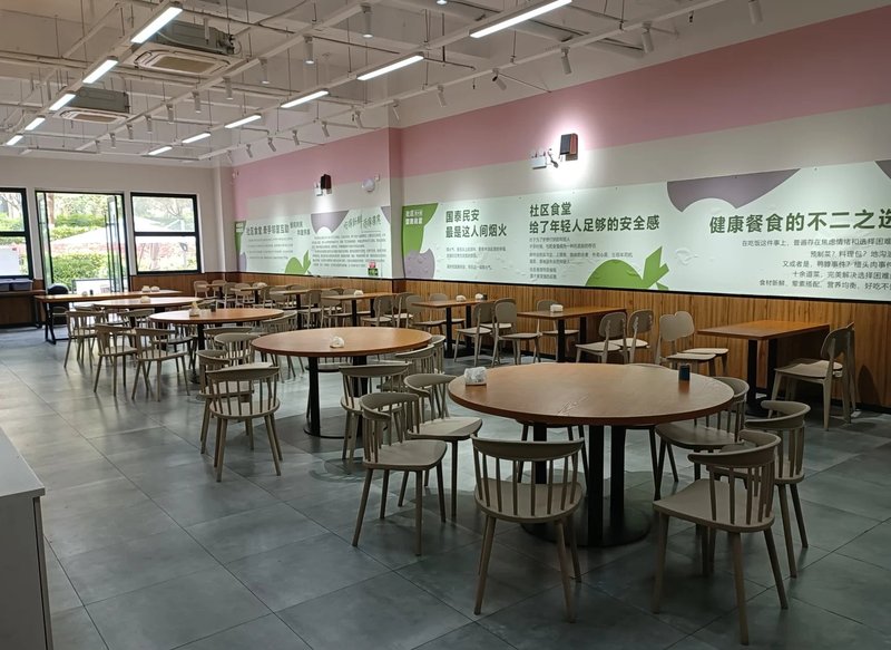 大疃镇大卧龙村暖心食堂