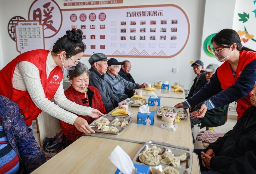荣成市成山镇成山二村暖心食堂
