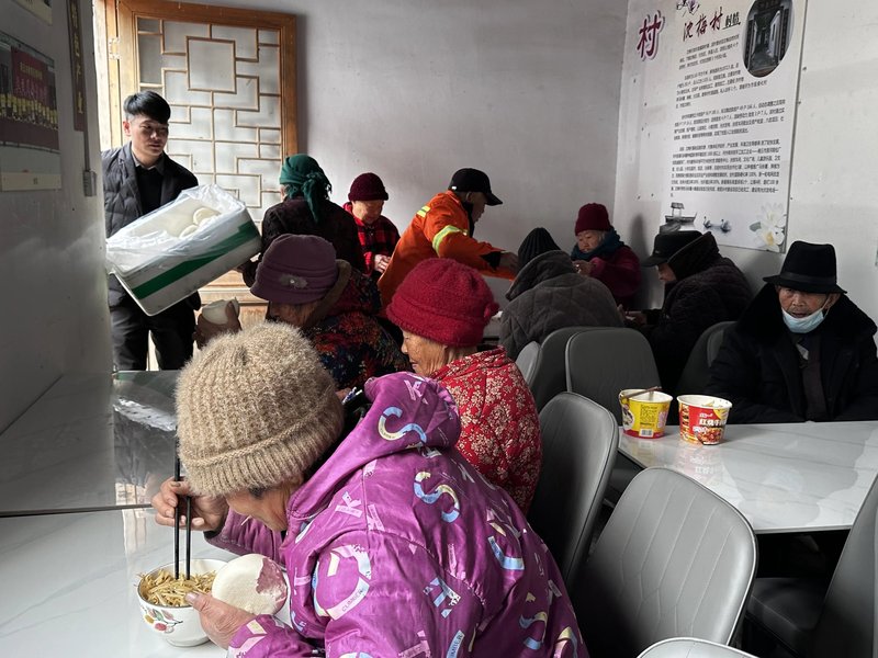 崖头街道吕家暖心食堂