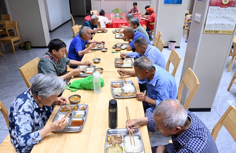 荣成市人和镇柳树赵家村暖心食堂
