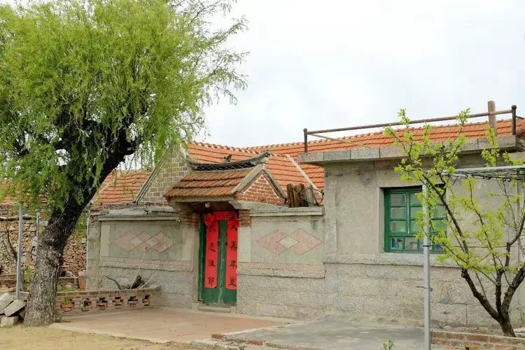 荣成市崖西镇小山口村农村幸福苑