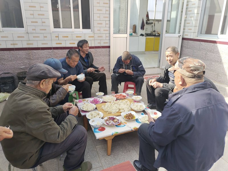 山后鞠家村暖心食堂