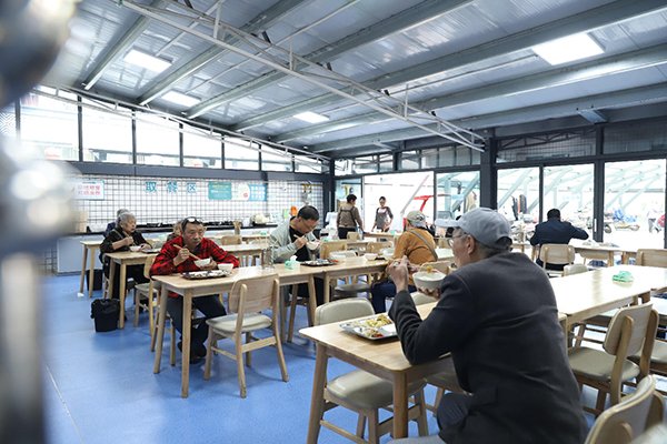 菜园子村幸福餐桌