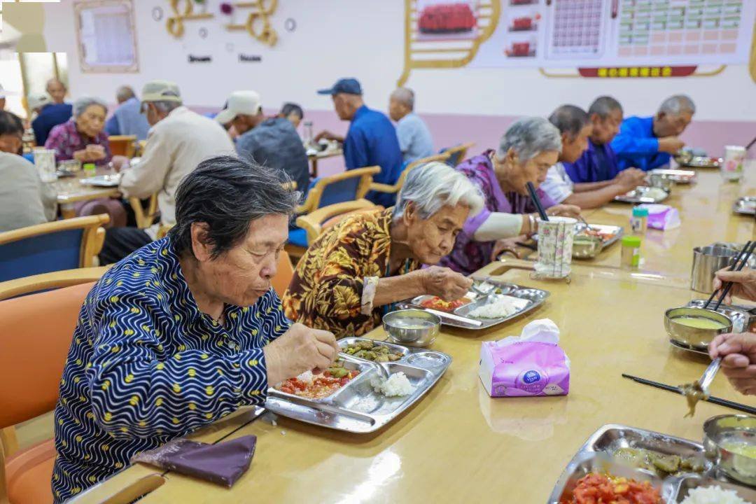 荣成市虎山镇东塘子村暖心食堂