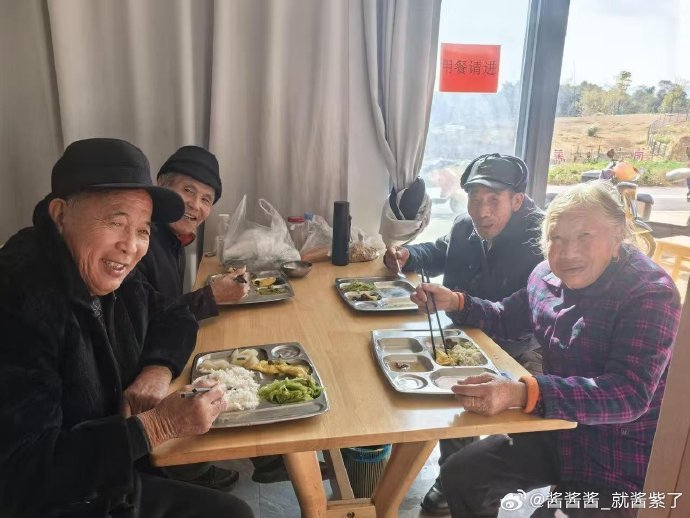 西孙疃村幸福餐桌