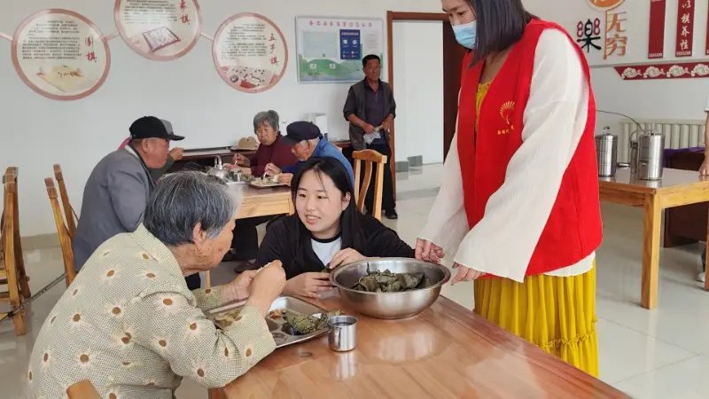 海阳所镇海阳所村老年餐桌