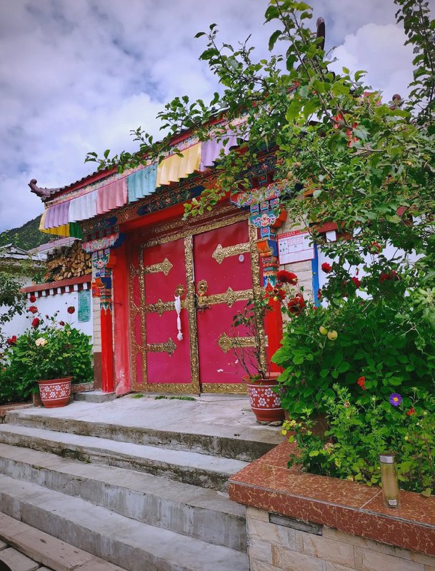 西藏林芝地区林芝县布久乡敬